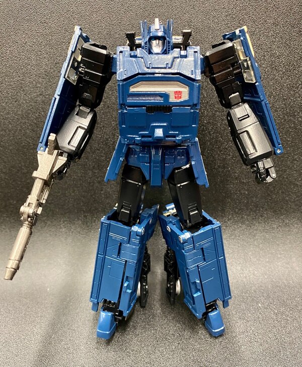 Takara Masterpiece MPG 02 Getsuei Official In Hand Image  (1 of 4)